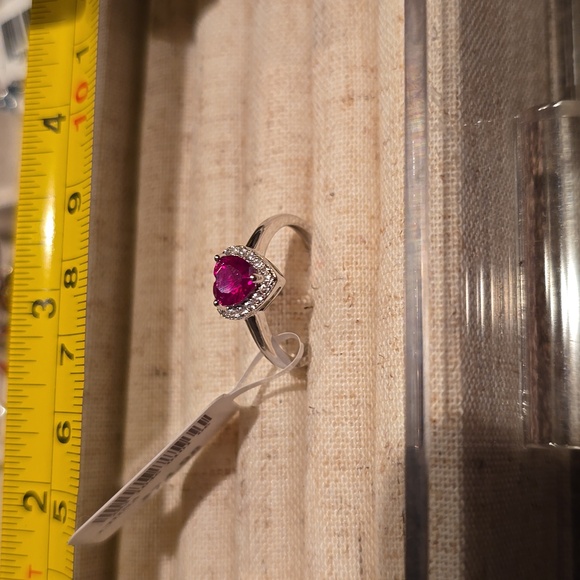 KOHLS STERLING SILVER LAB CREATED HEART SHAPED RUBY & WHITE SAPPHIRE RING SIZE 7 - Picture 12 of 16